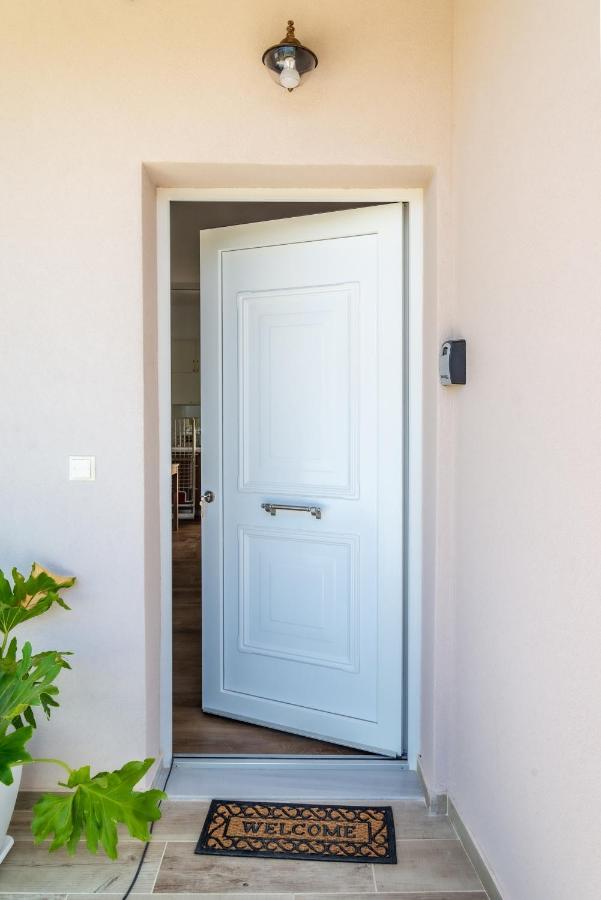Sophia'S Comfortable Home With A Private Backyard Gazi Экстерьер фото