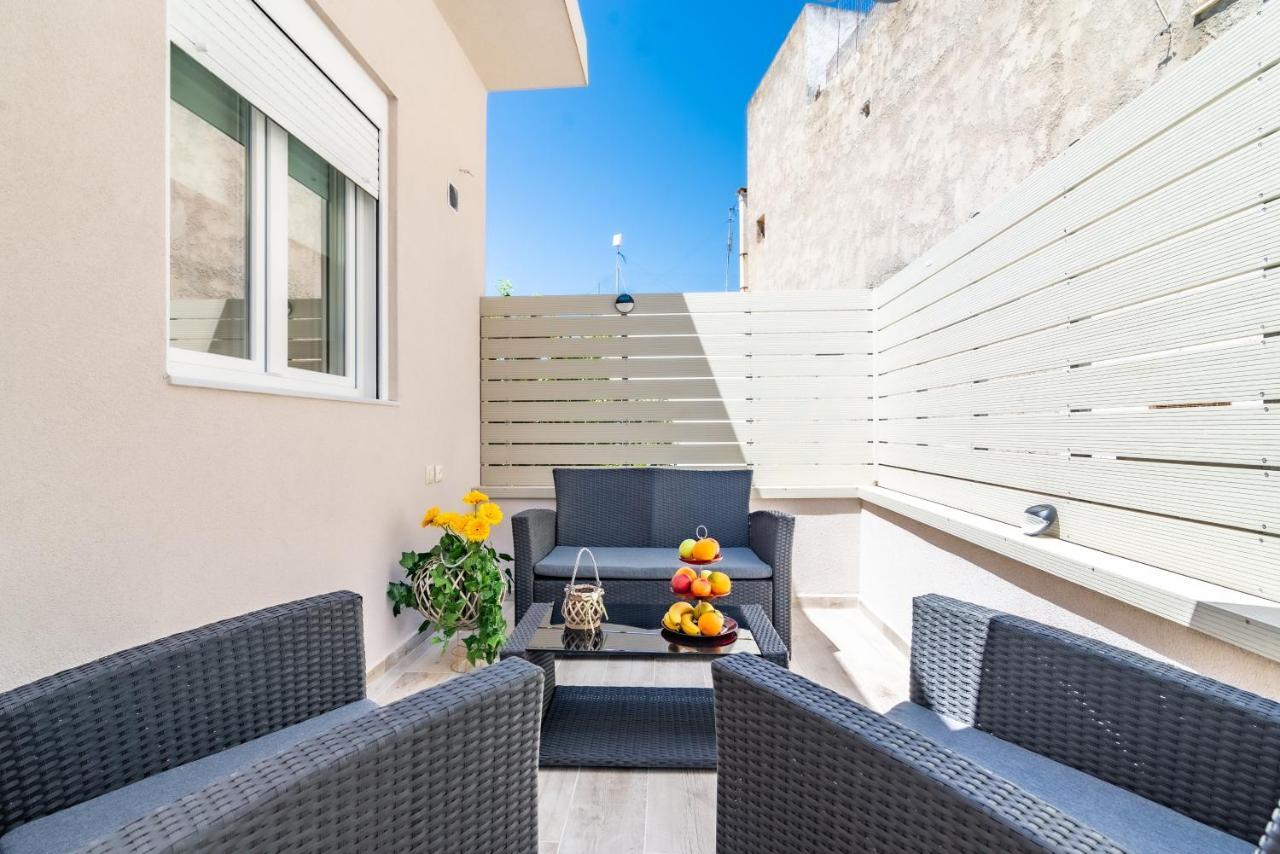 Sophia'S Comfortable Home With A Private Backyard Gazi Экстерьер фото