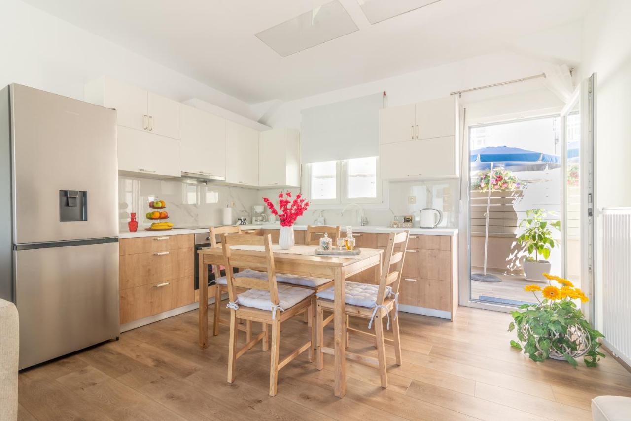 Sophia'S Comfortable Home With A Private Backyard Gazi Экстерьер фото