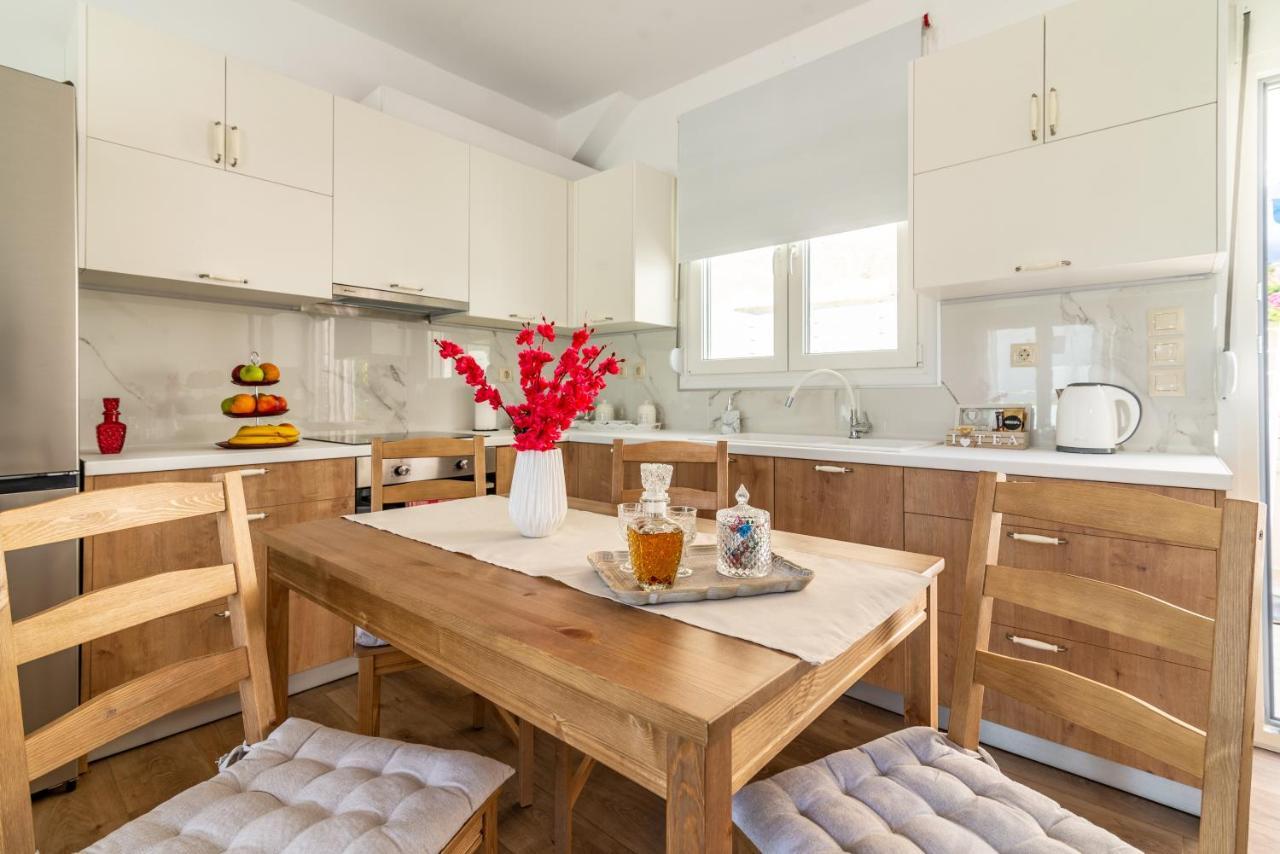 Sophia'S Comfortable Home With A Private Backyard Gazi Экстерьер фото